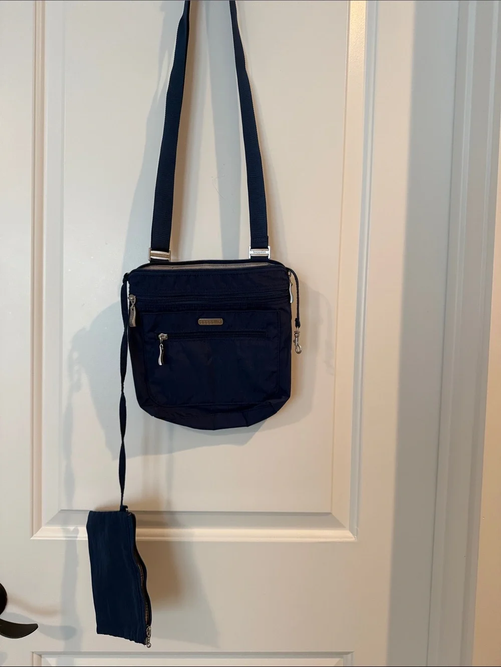 Baggallini Navy Crossbody Shoulder Bag with Wristlet